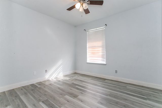 308 E Cottonwood Street, Leonard, TX 75452