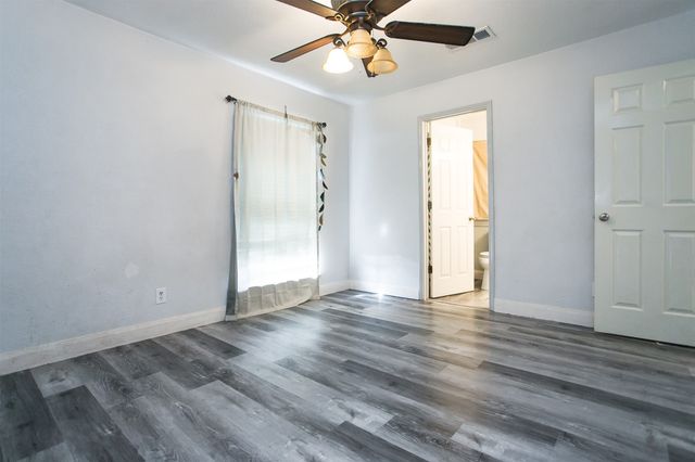 308 E Cottonwood Street, Leonard, TX 75452
