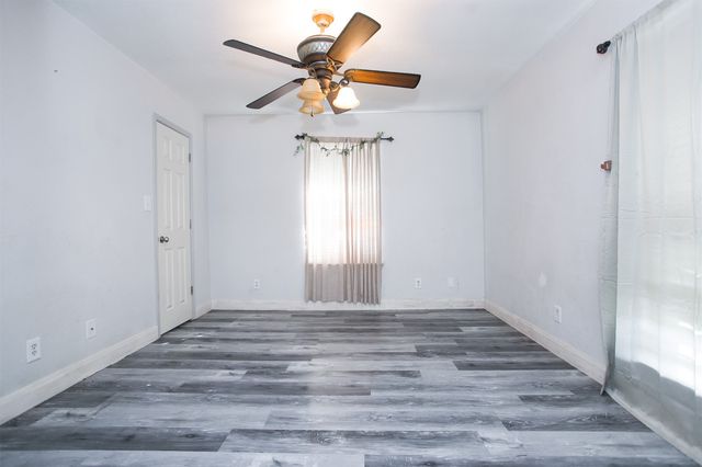 308 E Cottonwood Street, Leonard, TX 75452