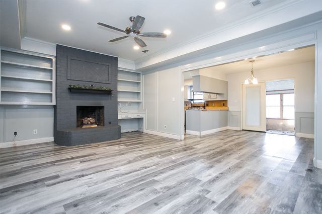 308 E Cottonwood Street, Leonard, TX 75452