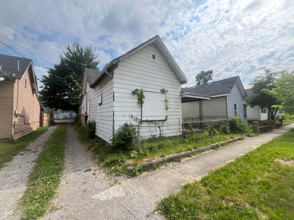2327 Hoyt Avenue, Indianapolis, IN 46203