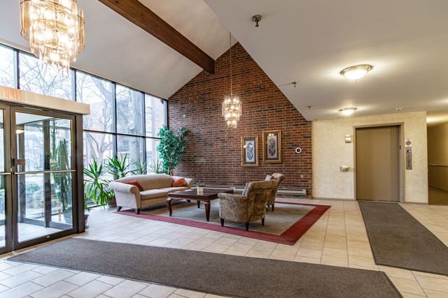 3030 Pheasant Creek Drive 307, Northbrook, IL 60062