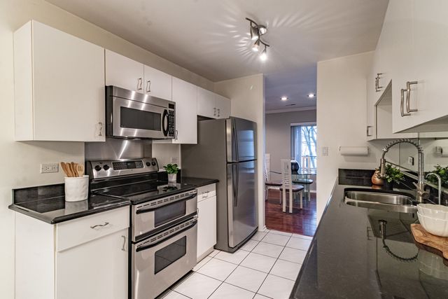 3030 Pheasant Creek Drive 307, Northbrook, IL 60062