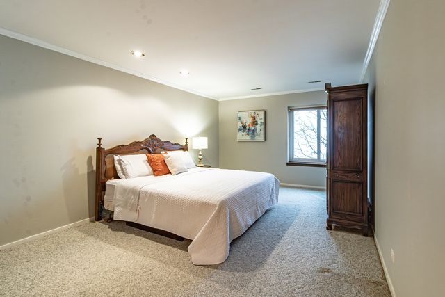 3030 Pheasant Creek Drive 307, Northbrook, IL 60062