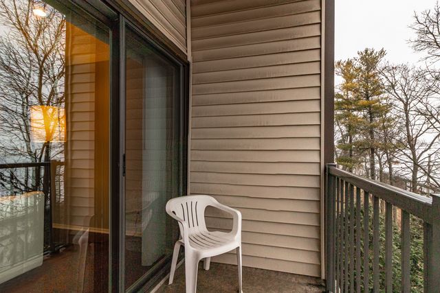 3030 Pheasant Creek Drive 307, Northbrook, IL 60062