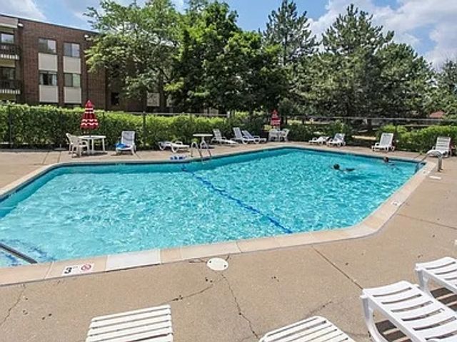 3030 Pheasant Creek Drive 307, Northbrook, IL 60062