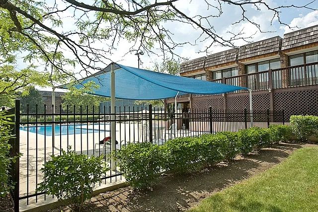3030 Pheasant Creek Drive 307, Northbrook, IL 60062