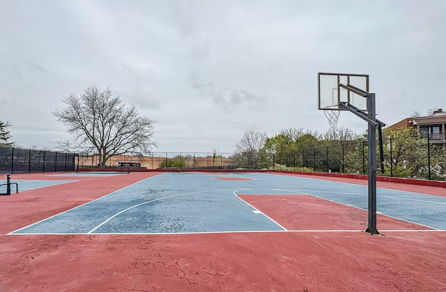 3030 Pheasant Creek Drive 307, Northbrook, IL 60062