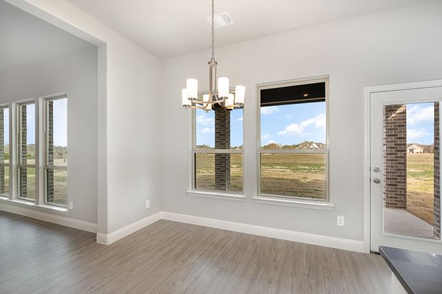 670 Crystal Lake Lane, Red Oak, TX 75154