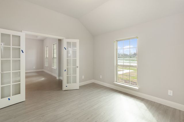 670 Crystal Lake Lane, Red Oak, TX 75154