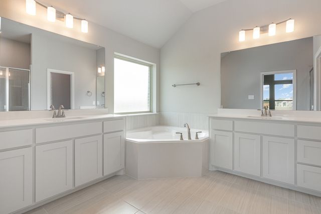 670 Crystal Lake Lane, Red Oak, TX 75154