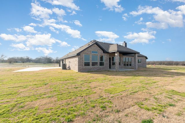 670 Crystal Lake Lane, Red Oak, TX 75154