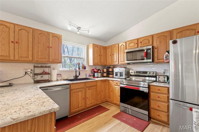 2340 Arkansas Drive, High Ridge, MO 63049