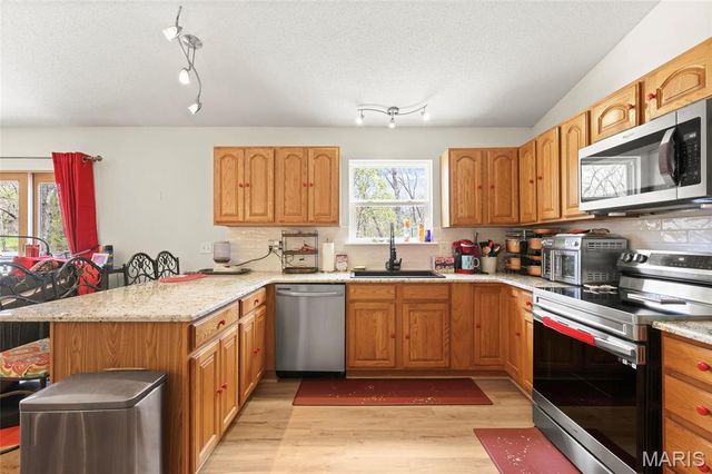 2340 Arkansas Drive, High Ridge, MO 63049