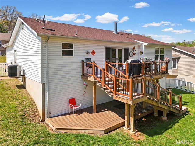 2340 Arkansas Drive, High Ridge, MO 63049