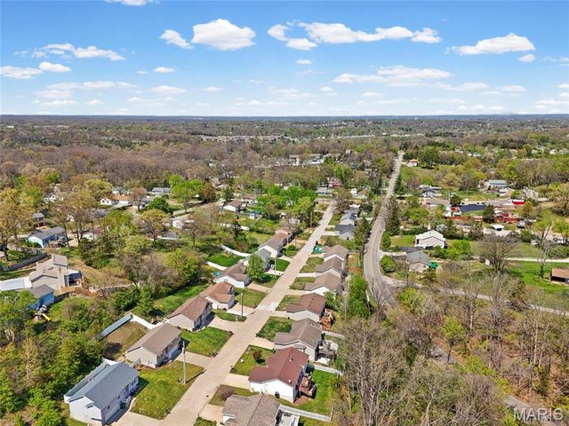 2340 Arkansas Drive, High Ridge, MO 63049