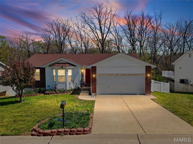 2340 Arkansas Drive, High Ridge, MO 63049