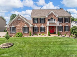 627 Loughmor Pass, Weldon Spring, MO 63304