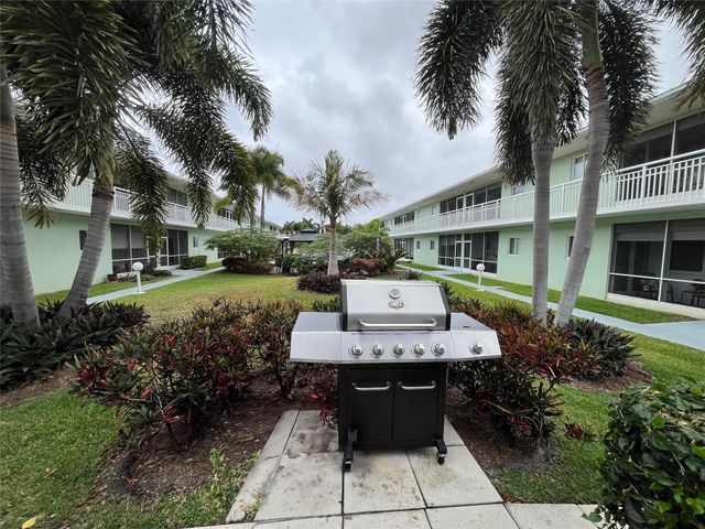 2100 NE 38th St 128, Lighthouse Point, FL 33064
