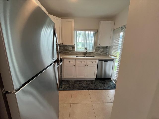 2100 NE 38th St 128, Lighthouse Point, FL 33064