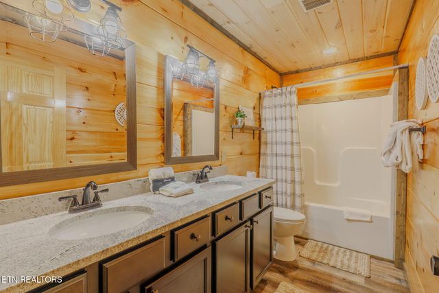 2043 Eagle Feather Drive, Sevierville, TN 37876