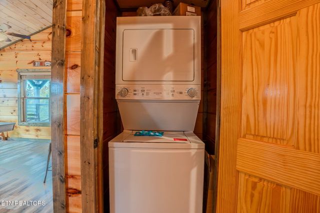 2043 Eagle Feather Drive, Sevierville, TN 37876