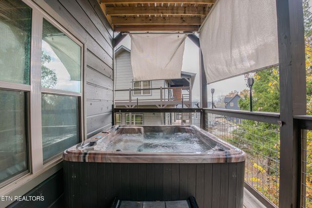 2043 Eagle Feather Drive, Sevierville, TN 37876