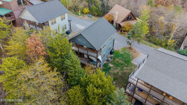 2043 Eagle Feather Drive, Sevierville, TN 37876