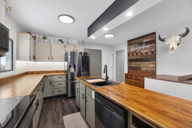 349 CRESTVIEW LANE, Nekoosa, WI 54457