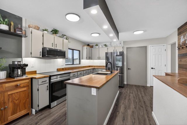 349 CRESTVIEW LANE, Nekoosa, WI 54457