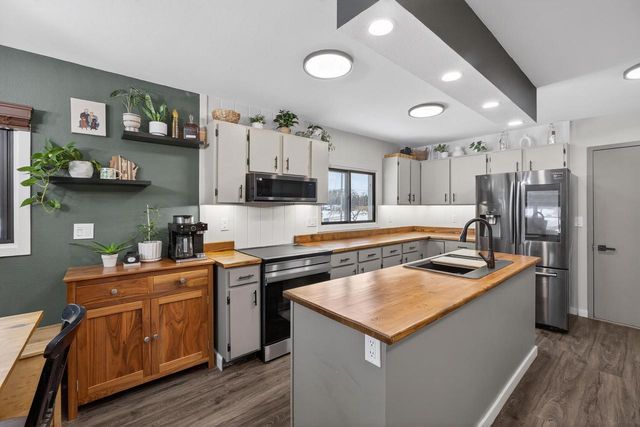 349 CRESTVIEW LANE, Nekoosa, WI 54457