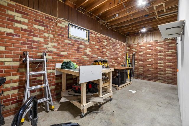 349 CRESTVIEW LANE, Nekoosa, WI 54457