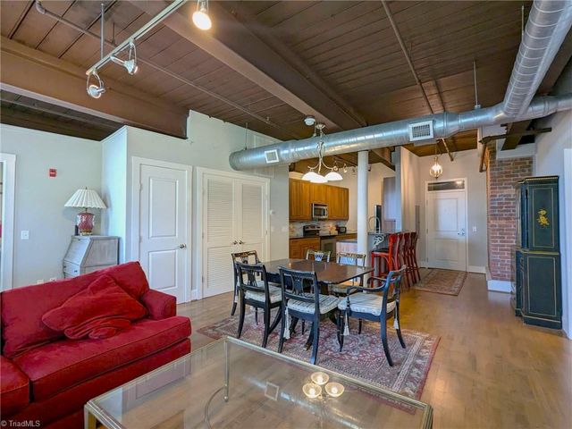 836 Oak Street 304, Winston-salem, NC 27101