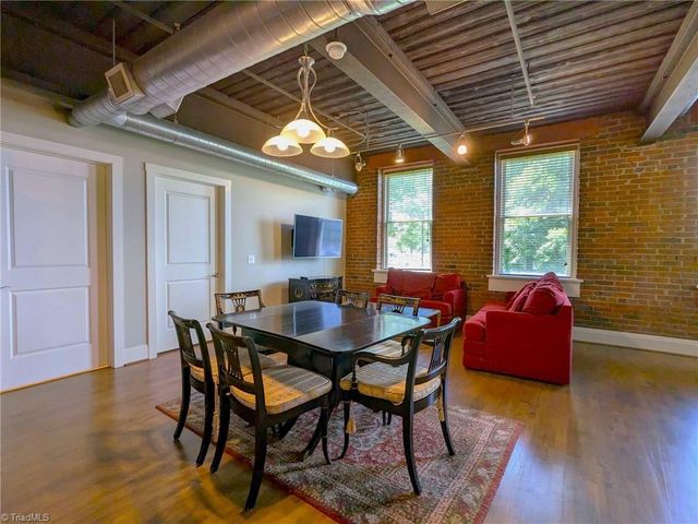 836 Oak Street 304, Winston-salem, NC 27101