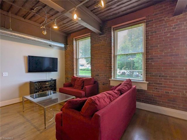 836 Oak Street 304, Winston-salem, NC 27101