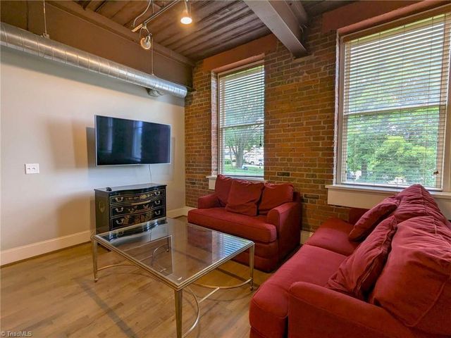 836 Oak Street 304, Winston-salem, NC 27101