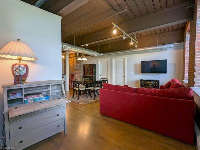 836 Oak Street 304, Winston-salem, NC 27101