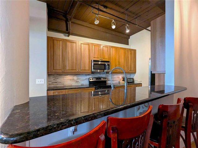 836 Oak Street 304, Winston-salem, NC 27101