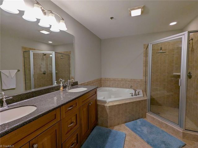 836 Oak Street 304, Winston-salem, NC 27101