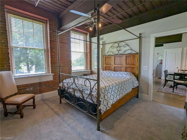 836 Oak Street 304, Winston-salem, NC 27101