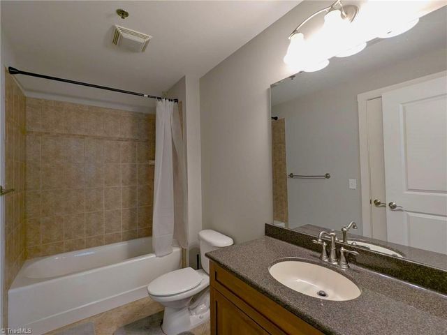 836 Oak Street 304, Winston-salem, NC 27101