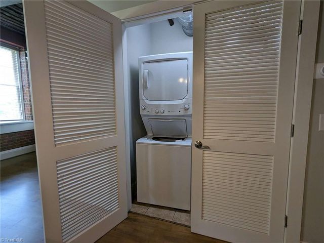 836 Oak Street 304, Winston-salem, NC 27101