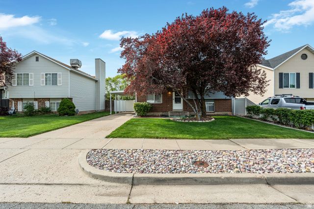 233 W 1675 N, Layton, UT 84041