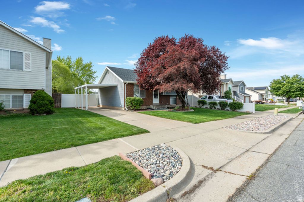 233 W 1675 N, Layton, UT 84041