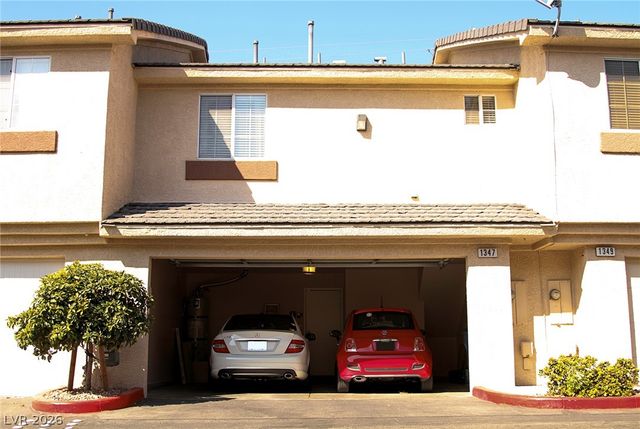 1347 Silver Sierra Street, Las Vegas, NV 89128