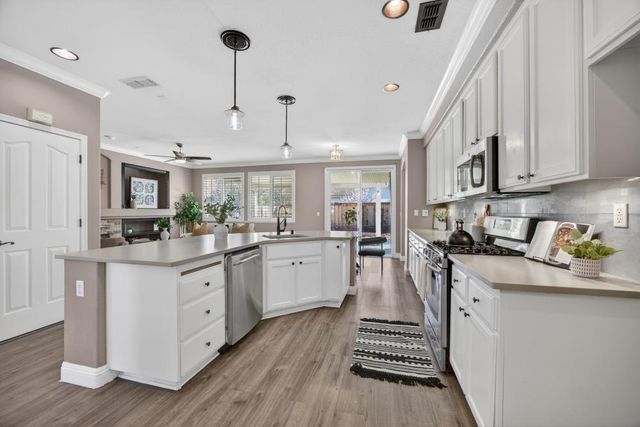 139 Ainger Cir, Sacramento, CA 95835