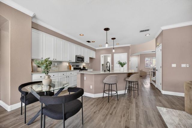 139 Ainger Cir, Sacramento, CA 95835