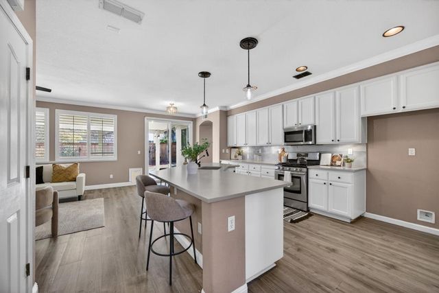 139 Ainger Cir, Sacramento, CA 95835