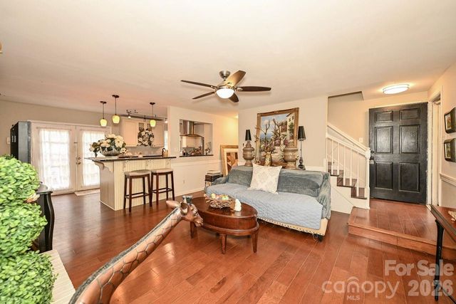 8908 Golf Ridge Drive, Charlotte, NC 28277