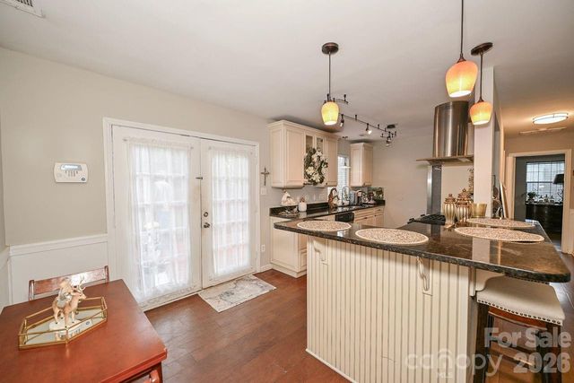 8908 Golf Ridge Drive, Charlotte, NC 28277